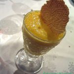 Helado de yogurt con sabor a mango