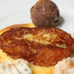 Torrijas con salteado y helado de manzana 